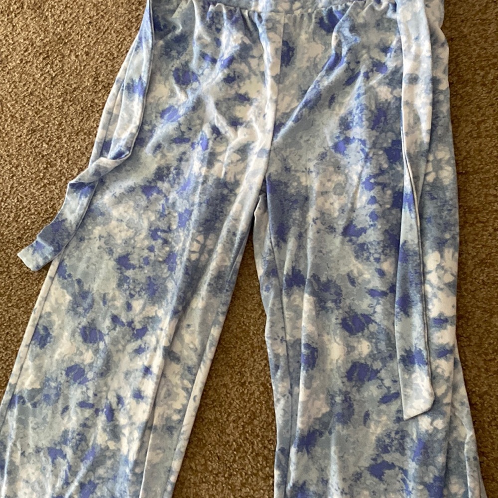 Material is nice and soft